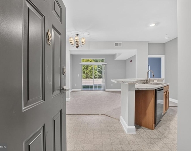 3000 Fountainview Circle - Photo Thumbnail 11