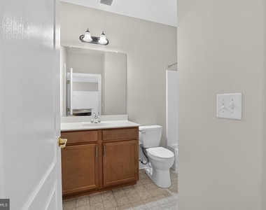 3000 Fountainview Circle - Photo Thumbnail 8