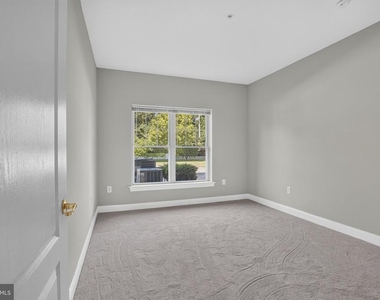 3000 Fountainview Circle - Photo Thumbnail 2