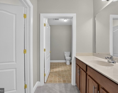 3000 Fountainview Circle - Photo Thumbnail 6