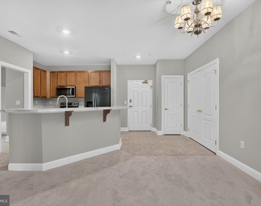 3000 Fountainview Circle - Photo Thumbnail 9