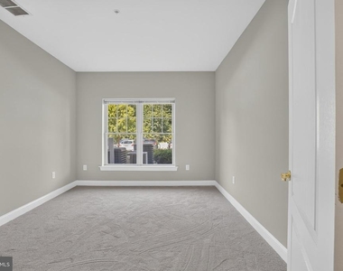 3000 Fountainview Circle - Photo Thumbnail 7