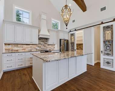 317 Highland Spring Ln - Photo Thumbnail 15