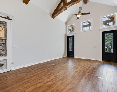 317 Highland Spring Ln - Photo Thumbnail 8