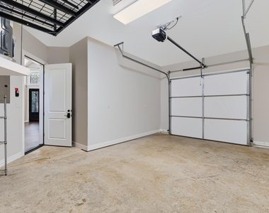317 Highland Spring Ln - Photo Thumbnail 32