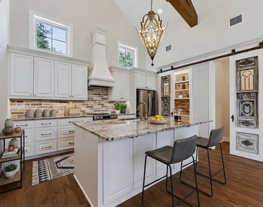 317 Highland Spring Ln - Photo Thumbnail 16