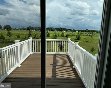738 Rosler Way - Photo Thumbnail 5
