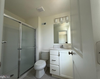 738 Rosler Way - Photo Thumbnail 10
