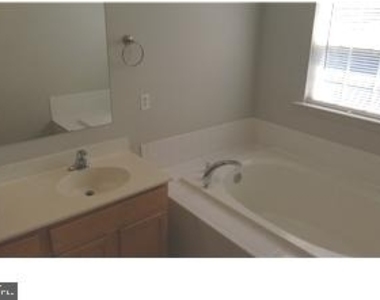 4 Saddle Ridge Court - Photo Thumbnail 10