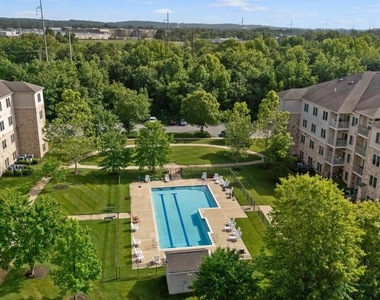 3000 Fountainview Circle - Photo Thumbnail 28