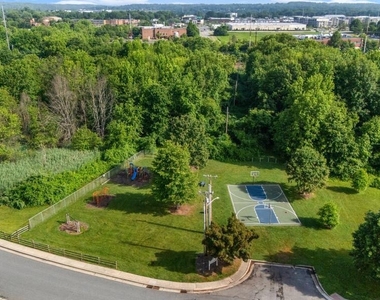 3000 Fountainview Circle - Photo Thumbnail 13