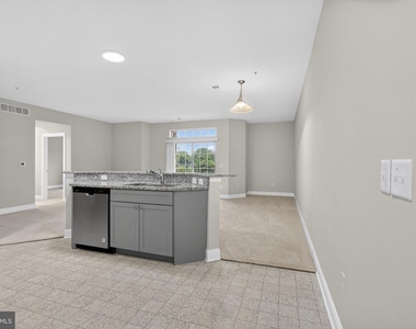 3000 Fountainview Circle - Photo Thumbnail 5