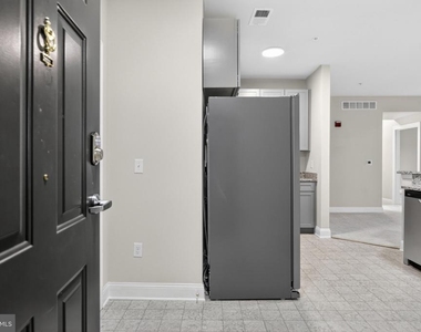 3000 Fountainview Circle - Photo Thumbnail 1