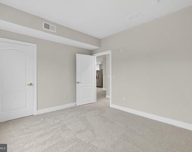 3000 Fountainview Circle - Photo Thumbnail 17