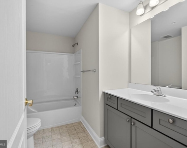 3000 Fountainview Circle - Photo Thumbnail 23