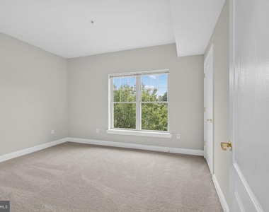 3000 Fountainview Circle - Photo Thumbnail 25