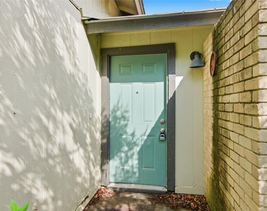 2412 Burleson Ct - Photo Thumbnail 13