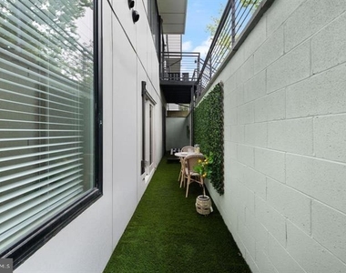 2209 M Street Ne - Photo Thumbnail 24