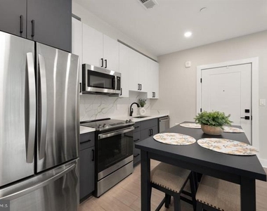 2209 M Street Ne - Photo Thumbnail 7
