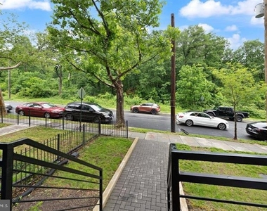 2209 M Street Ne - Photo Thumbnail 3