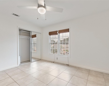 2122 Hancock Dr - Photo Thumbnail 13