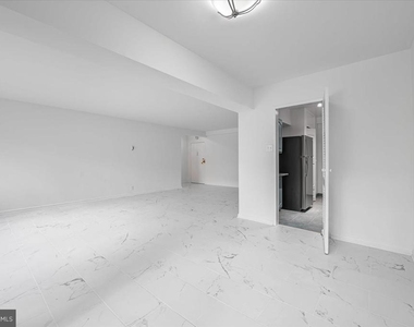 4201 Cathedral Avenue Nw - Photo Thumbnail 32