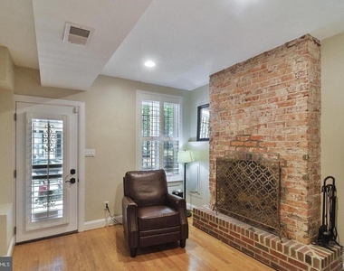 2321 17th Street Nw - Photo Thumbnail 2
