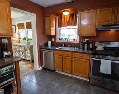 1446 Montana Avenue Ne - Photo Thumbnail 8