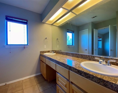 4711 Spicewood Springs Rd - Photo Thumbnail 15