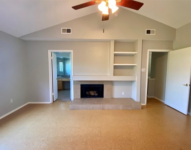 4711 Spicewood Springs Rd - Photo Thumbnail 17