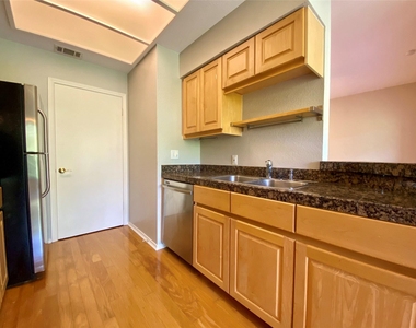 4711 Spicewood Springs Rd - Photo Thumbnail 5