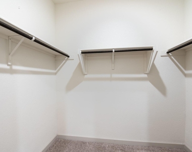 10801 Meris Ln - Photo Thumbnail 13