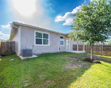 10801 Meris Ln - Photo Thumbnail 17