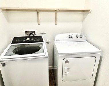102 Acadia Cv - Photo Thumbnail 11
