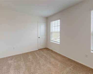 15401 Solstice Cv - Photo Thumbnail 11