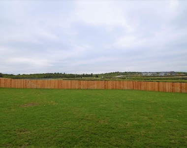 15401 Solstice Cv - Photo Thumbnail 18