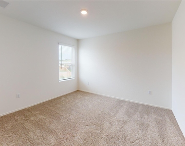 15401 Solstice Cv - Photo Thumbnail 10