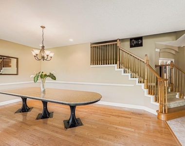 900 Wayside Drive - Photo Thumbnail 3
