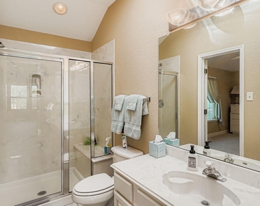 900 Wayside Drive - Photo Thumbnail 12