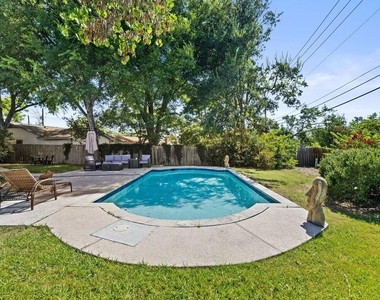 9513 Braeburn Gln - Photo Thumbnail 10