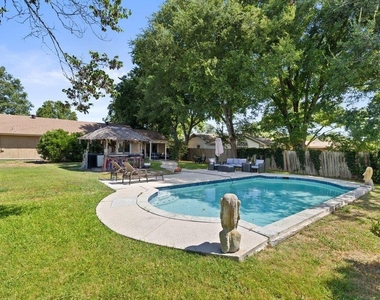 9513 Braeburn Gln - Photo Thumbnail 9