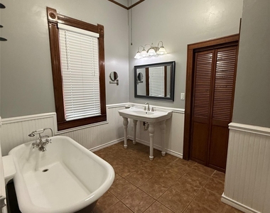 1604 S Austin Ave - Photo Thumbnail 21