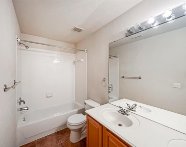11112 Jockey Bluff Dr - Photo Thumbnail 25