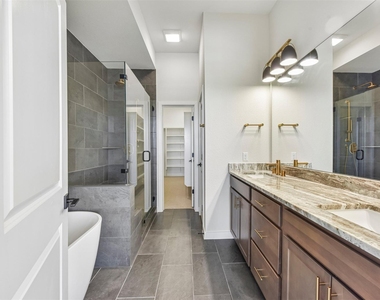 245 John Webster St - Photo Thumbnail 25