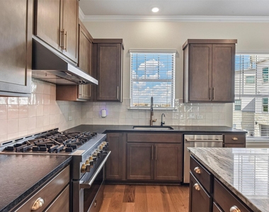 245 John Webster St - Photo Thumbnail 11