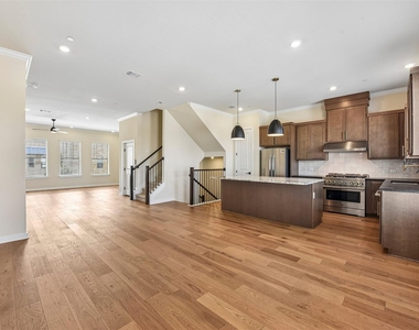 245 John Webster St - Photo Thumbnail 8