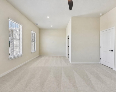 245 John Webster St - Photo Thumbnail 24
