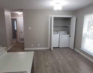 20800 Bonanza St - Photo Thumbnail 9