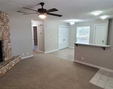 20800 Bonanza St - Photo Thumbnail 4