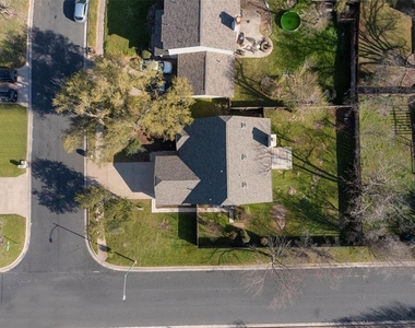 4303 Steve Scarbrough Dr - Photo Thumbnail 2